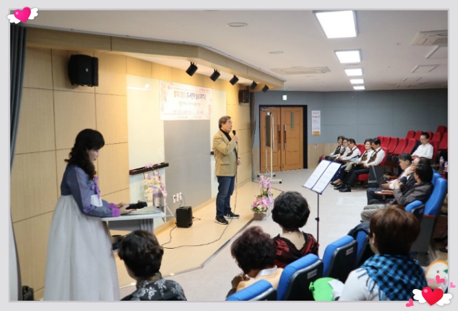 대구 문인협회 박방희 회장 시음악회에서 축사