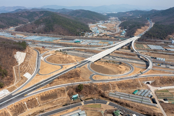 대구4차순환도로 칠곡분기점. 대구시 제공