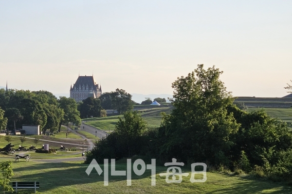 아브라함 대평원의 녹색 공간이 넓게 펼쳐져 있다. 전용희기자